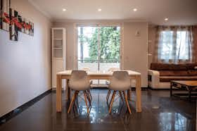 Appartement te huur voor € 1.973 per maand in Nice, Avenue Sainte-Marguerite