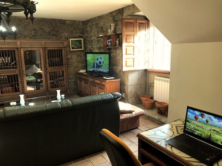 House for rent for €1,700 per month in Portas, Parada