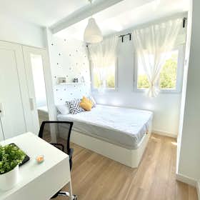 Private room for rent for €420 per month in Getafe, Plaza Jiménez Díaz