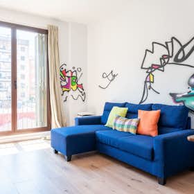 Apartment for rent for €3,000 per month in Barcelona, Carrer de la Independència