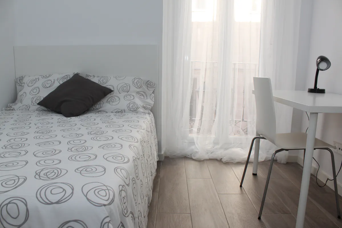 Private room in Calle de la Cava Alta, Madrid (1367924) ROOM