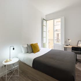 Private room for rent for €570 per month in Barcelona, Carrer Nou de la Rambla