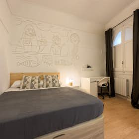 Private room for rent for €625 per month in Barcelona, Carrer de Jonqueres