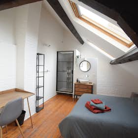 Private room for rent for €700 per month in Schaerbeek, Auguste Reyerslaan