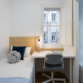 Private room for rent for €600 per month in Madrid, Plaza del Conde del Valle de Súchil