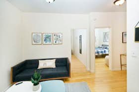 公寓 正在以 $3,729 的月租出租，其位于 New York City, E 102nd St