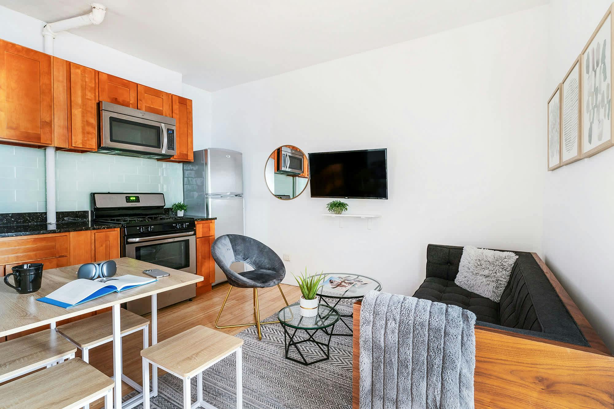 Appartamento in affitto a $4,390 al mese a New York City, E 102nd St