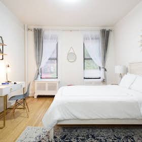 公寓 正在以 $5,062 的月租出租，其位于 New York City, York Ave