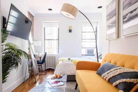 E 24th St, New York City, NY preview