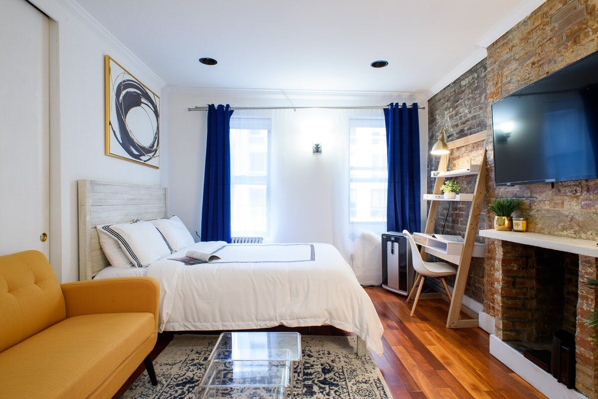 E 24th St, New York City, NY preview