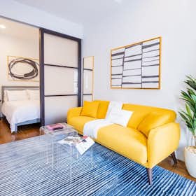 Appartamento in affitto a $4,096 al mese a New York City, Clinton St