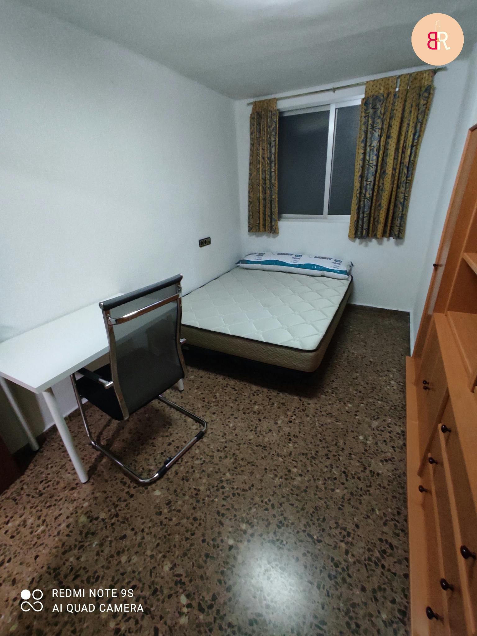 Edificio en alquiler por 360 € al mes en Valencia, Avinguda de la Plata