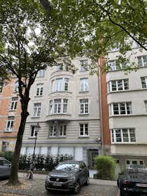 Appartamento in affitto a 1.950 € al mese a Ixelles, Avenue Molière