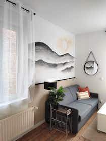 单间公寓 正在以 €750 的月租出租，其位于 Amiens, Rue du Faubourg de Hem