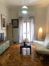 Appartement te huur voor € 650 per maand in Zográfos, Travlantoni Antoni