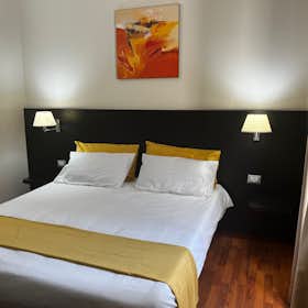 私人房间 正在以 €650 的月租出租，其位于 Rome, Via Cassia