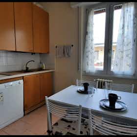 Приватна кімната за оренду для 460 EUR на місяць у Bergamo, Via Ugo Foscolo