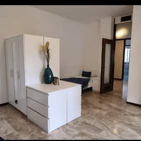 Общая комната сдается в аренду за 370 € в месяц в Bergamo, Via Giosuè Carducci