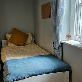 Shared room for rent for €700 per month in Dublin, Royal Canal Terrace