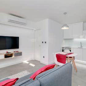 Studio for rent for 1 295 € per month in Amadora, Rua Pinheiro Borges