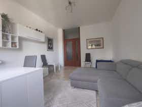 Privé kamer te huur voor € 450 per maand in Castellanza, Via Solferino