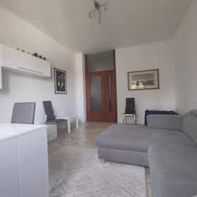 Privat rum att hyra för 450 € i månaden i Castellanza, Via Solferino