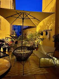 Lägenhet att hyra för 1 600 € i månaden i Nice, Passage du Temple Vaudois