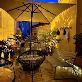 Lägenhet att hyra för 1 600 € i månaden i Nice, Passage du Temple Vaudois