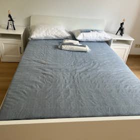 Appartement te huur voor € 1.350 per maand in Uccle, Rue Gatti de Gamond