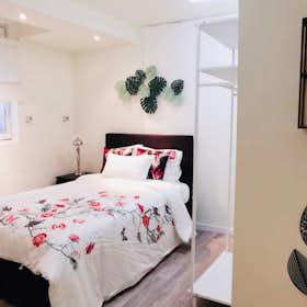 Privé kamer te huur voor € 450 per maand in Saint-Gilles, Avenue de la Jonction
