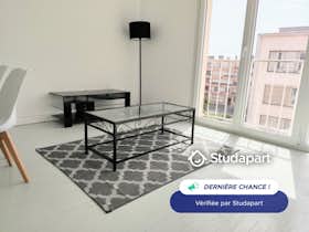 Apartment for rent for €810 per month in Dijon, Place Roger Salengro