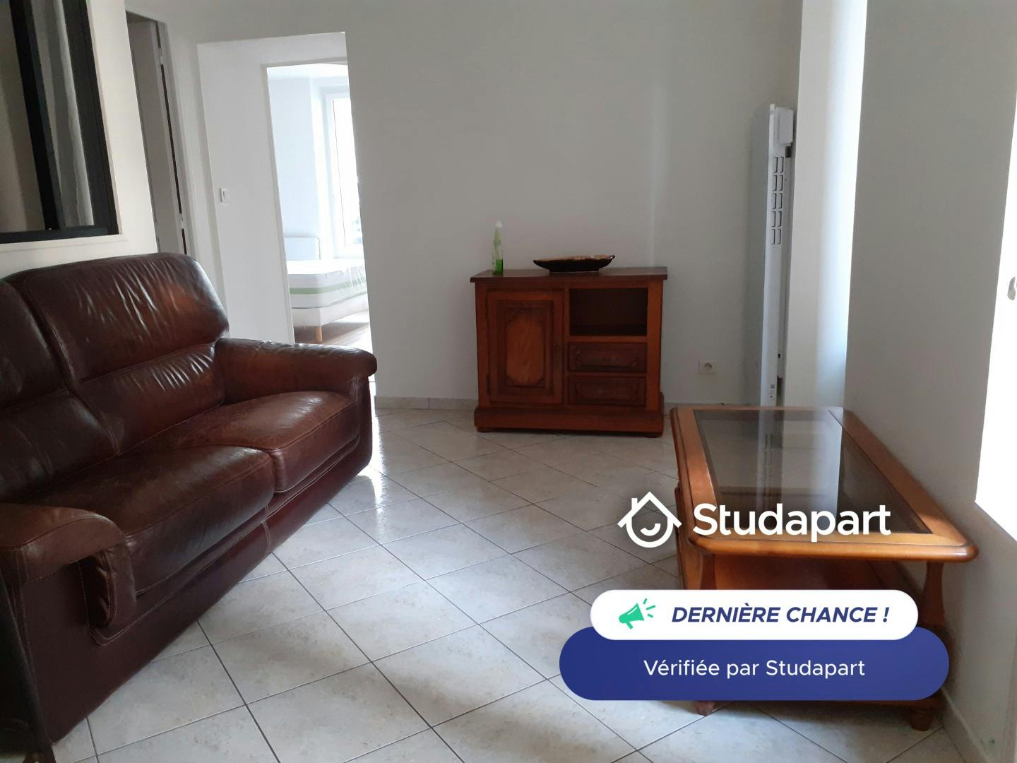 Appartement te huur voor € 930 per maand in Angers, Rue de la Madeleine
