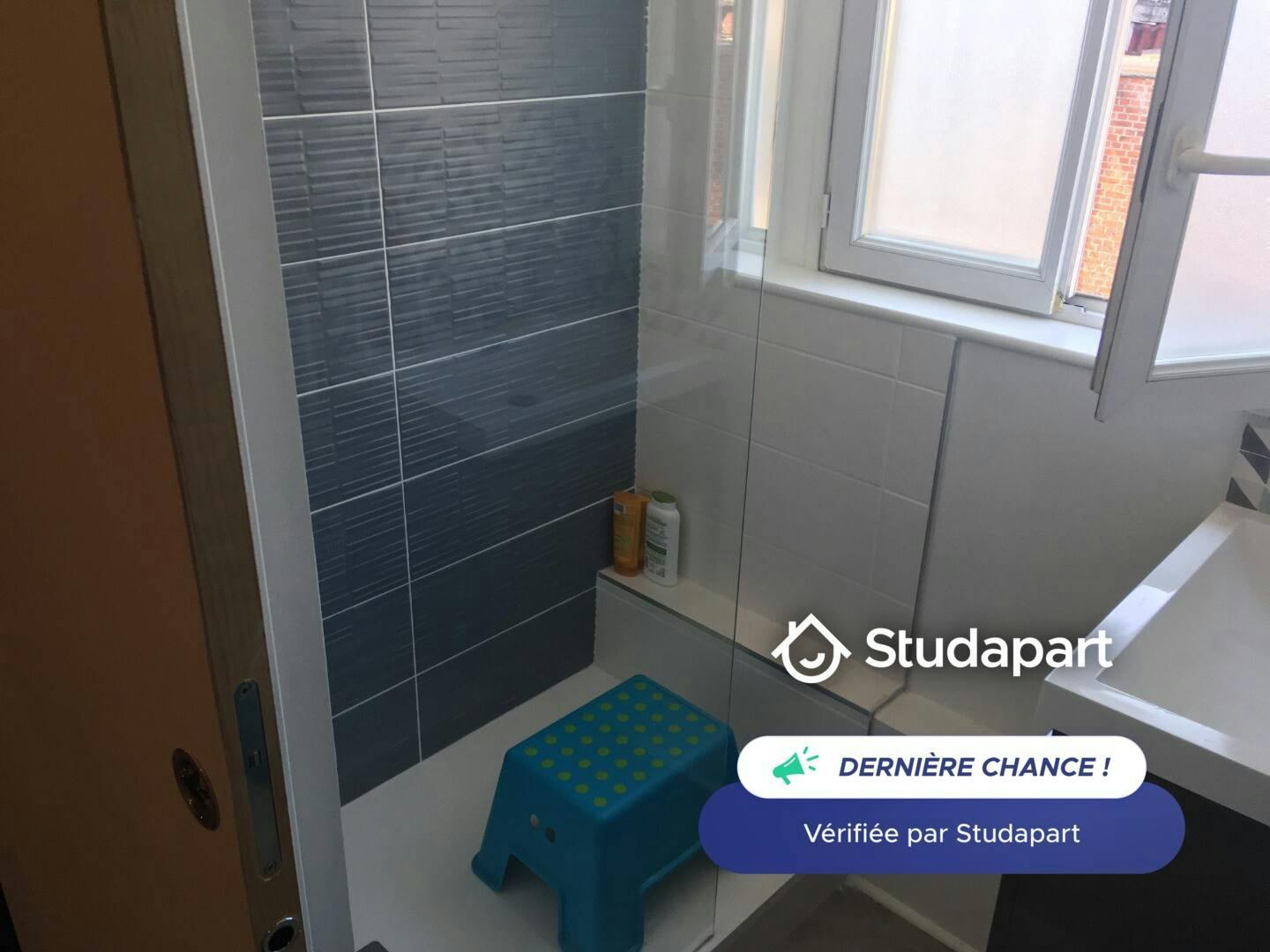 Private room for rent on Rue Malouet, Rouen - View 6