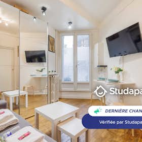 Apartment for rent for €1,300 per month in Paris, Rue Duret