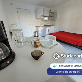 Apartment for rent for €790 per month in Nice, Impasse Amaro