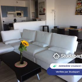 Appartamento for rent for 1.010 € per month in La Rochelle, Rue Alfred Kastler