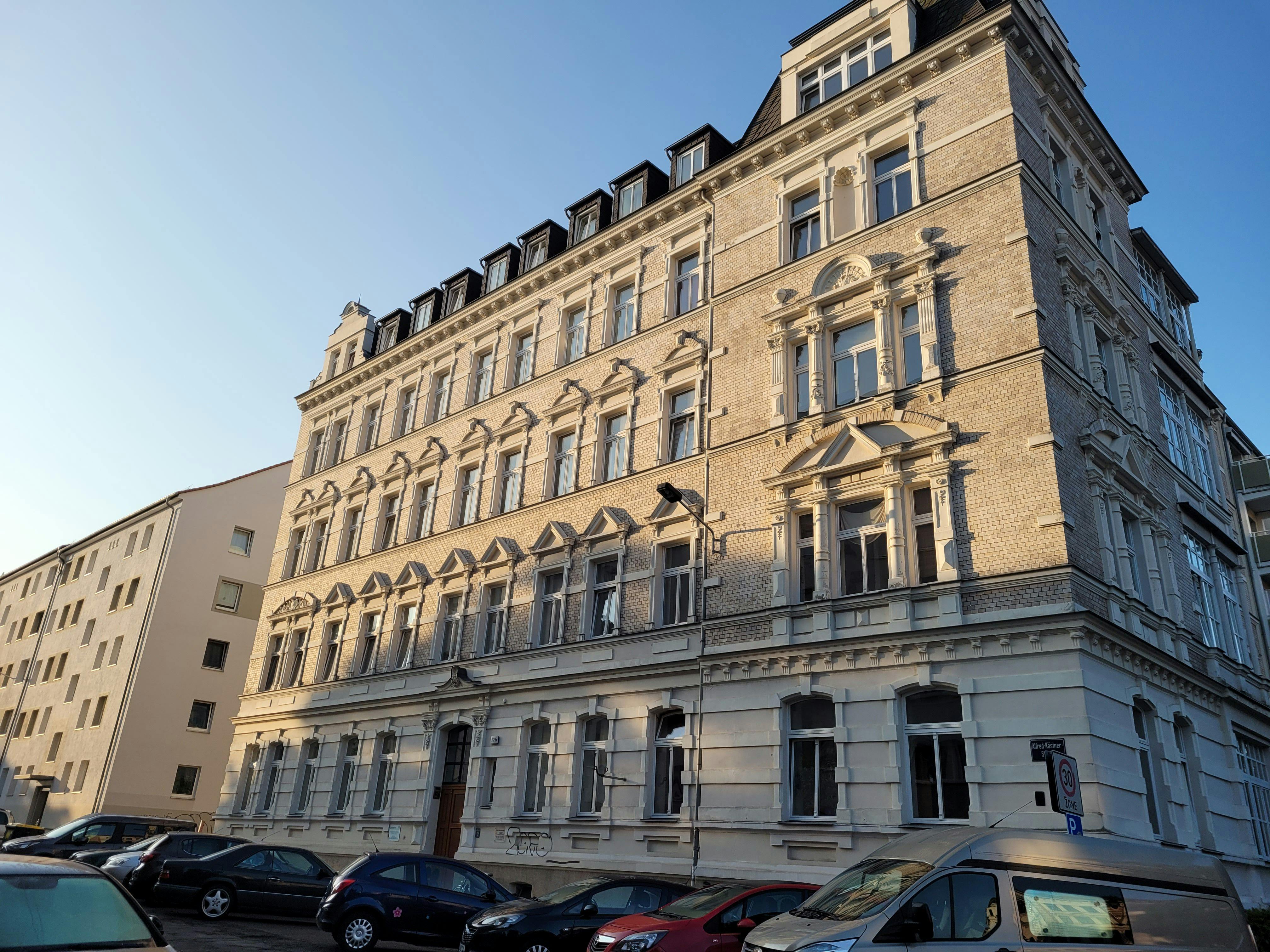 Apartment for rent for €1,099 per month in Leipzig, Alfred-Kästner-Straße