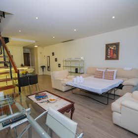Apartamento for rent for 1800 € per month in San Sebastián de los Reyes, Avenida Matapiñonera