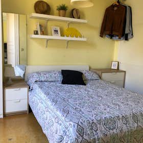 Private room for rent for €650 per month in Barcelona, Carrer d'Aribau