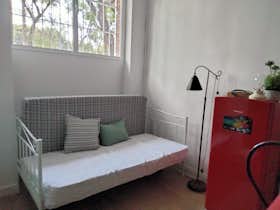 Квартира сдается в аренду за 800 € в месяц в Sevilla, Calle Párroco Antonio González Abato