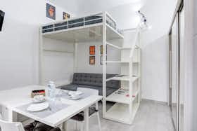 Studio for rent for €950 per month in Turin, Via San Donato