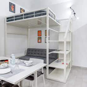 Studio for rent for €950 per month in Turin, Via San Donato