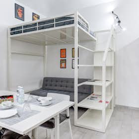 单间公寓 正在以 €950 的月租出租，其位于 Turin, Via San Donato