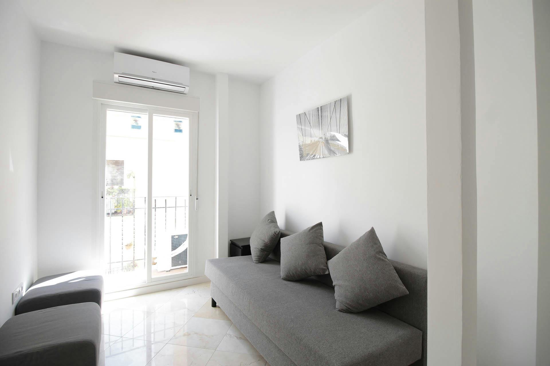 Apartment for rent for €1,450 per month in Madrid, Calle de Antonio Zamora