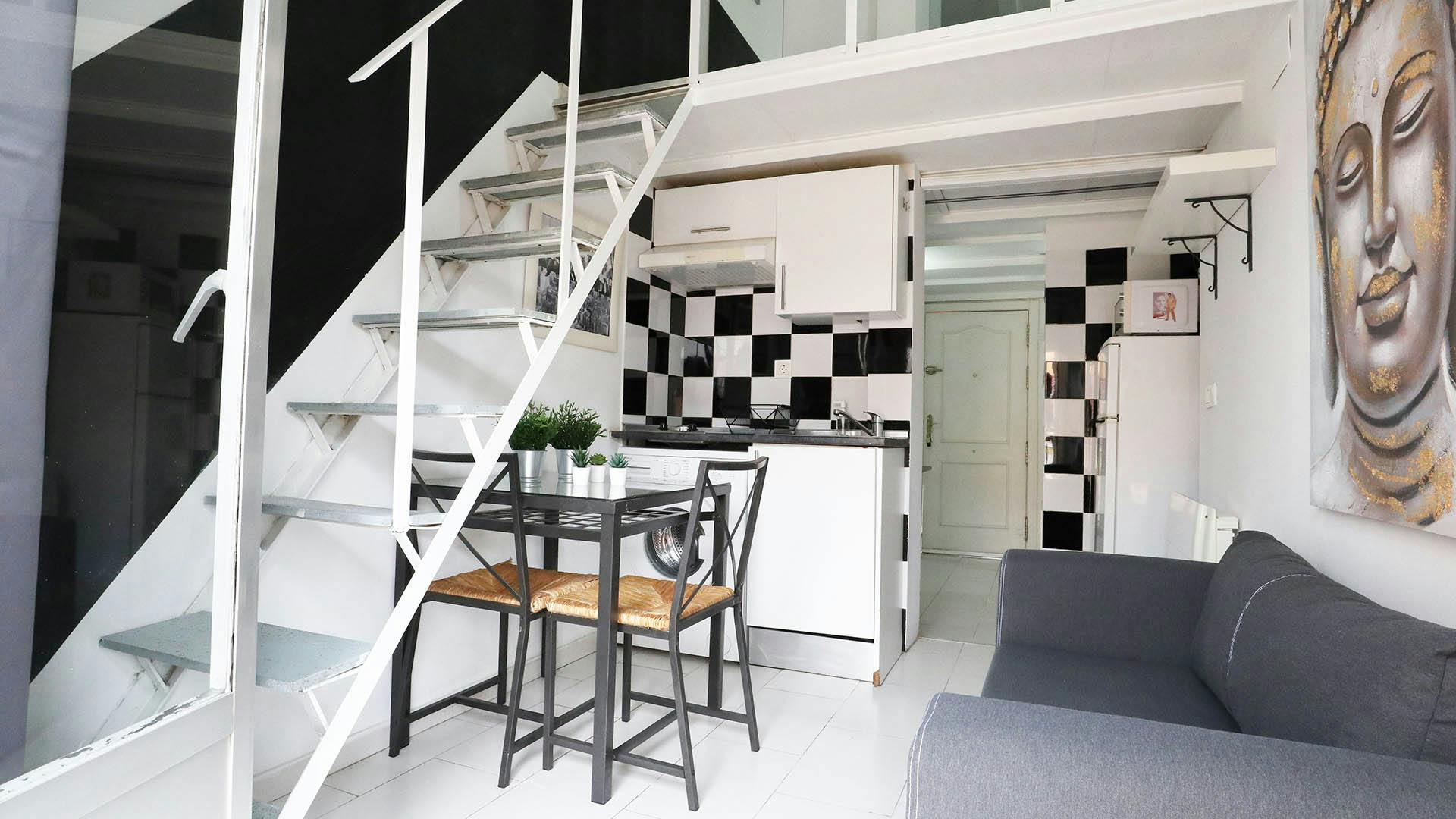 Studio for rent for €950 per month in Madrid, Calle de Antonio Zamora