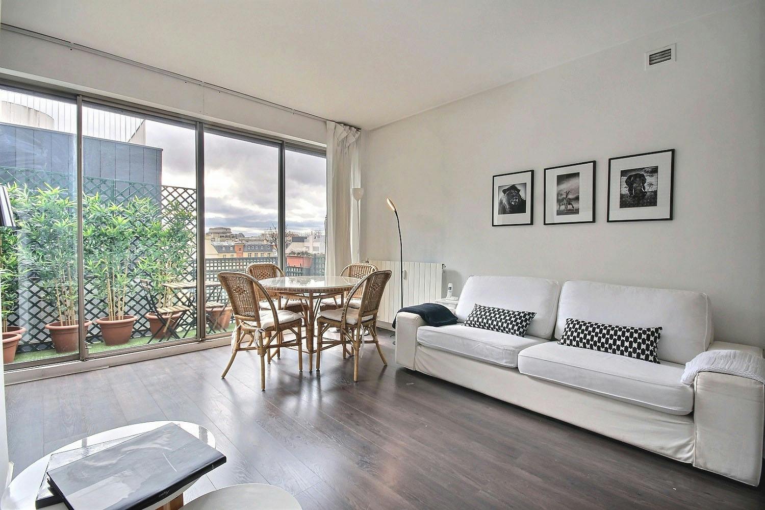 1-Bedroom Apartment in Rue de Courcelles, Paris (1374594) ROOM