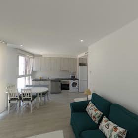 Apartment for rent for €1,255 per month in Madrid, Calle de la Sardineta