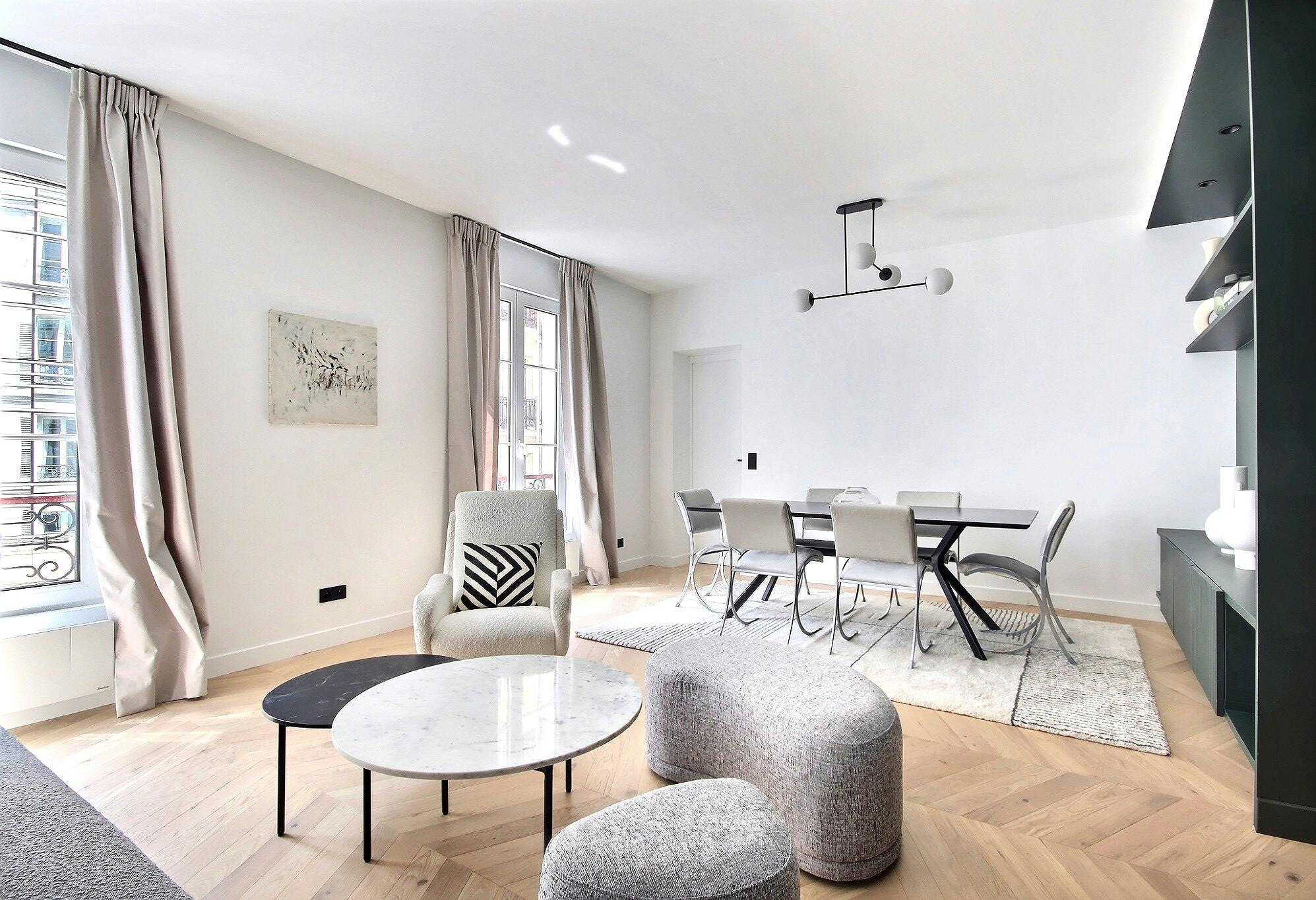 Apartment for rent for €4,717 per month in Paris, Rue de Monttessuy