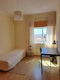 私人房间 正在以 €320 的月租出租，其位于 Caldas da Rainha, Rua da Estação