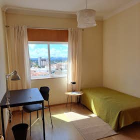 Cameră privată de închiriat pentru 320 EUR pe lună în Caldas da Rainha, Rua da Estação